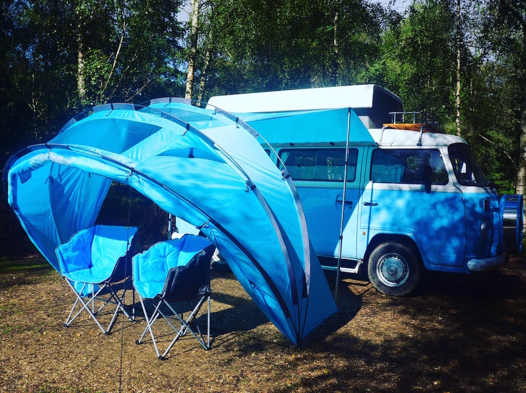 The SheltaPod awning works with any vehicle from SUVs, vans and jeeps to caravans, campers, campervans and motorhomes. It can be used as a sun canopy, half dome, 4 person tent and driveaway awning. A family tent for camping, small pack size and lightweight.