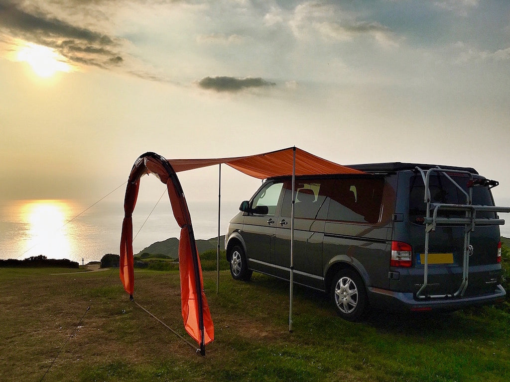 SheltaPod awning works with any vehicle from SUVs, vans and jeeps to caravans, campers, campervans and motorhomes. It can be used as a sun canopy, half dome, 4 person tent and driveaway awning. A family tent for camping, small pack size and lightweight.